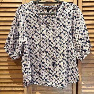 Banana Republic 100% cotton featherweight popover blouse with tassel tie